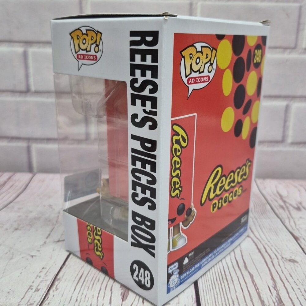 Funko Pop! 248 Reese's Pieces Box, Funko Store Exclusive~ New In Box - Picture 4 of 6